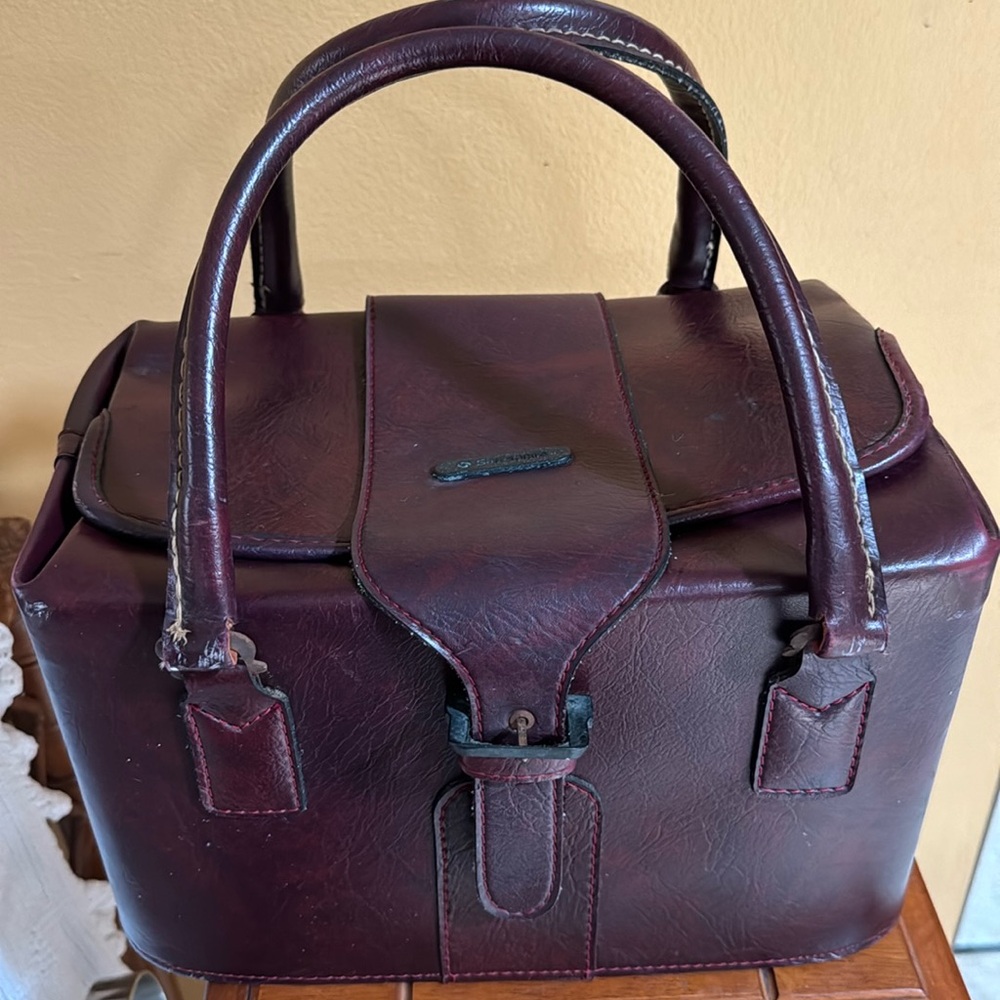Vintage Samsonite Suitcase 💼